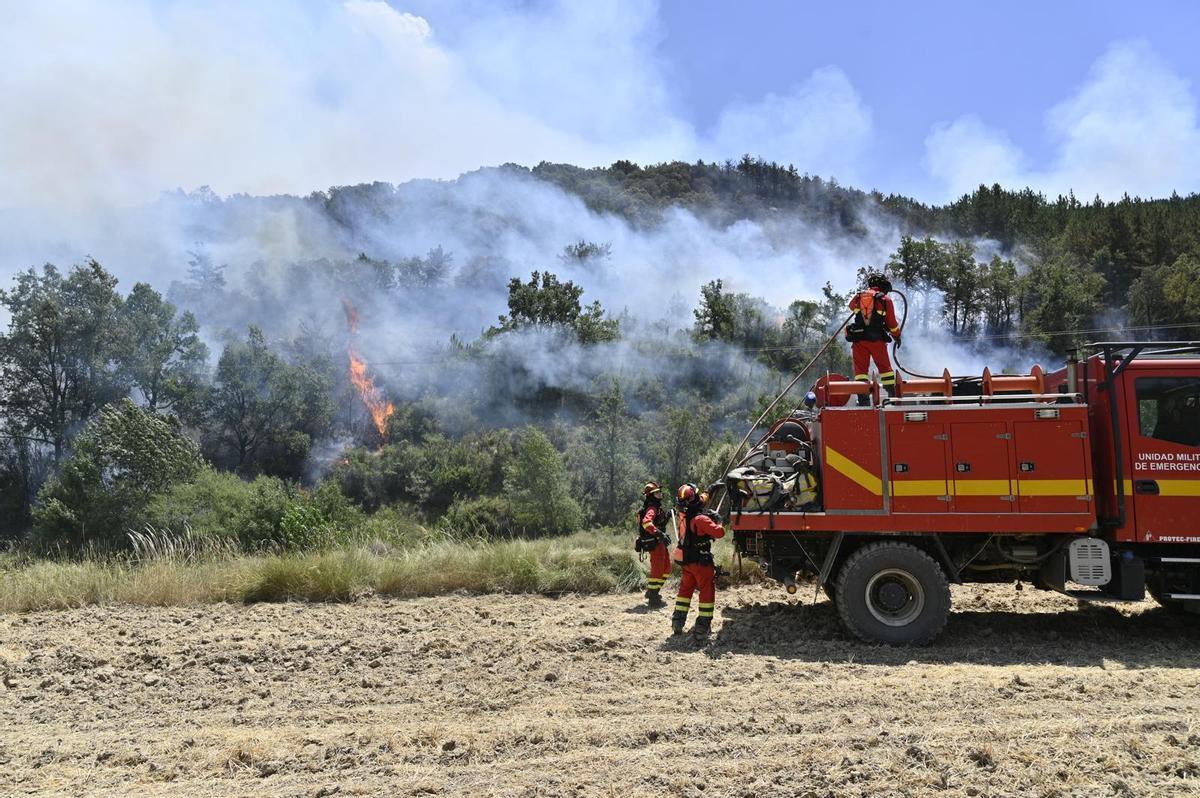 En imágenes | El incendio de las Cinco Villas asciende ya a 12.600 hectáreas y seis pueblos continúan evacuados