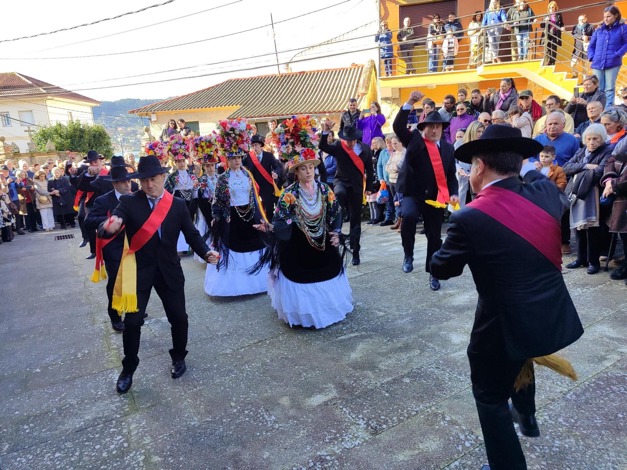 La Danza de las Flores conquista Aldán