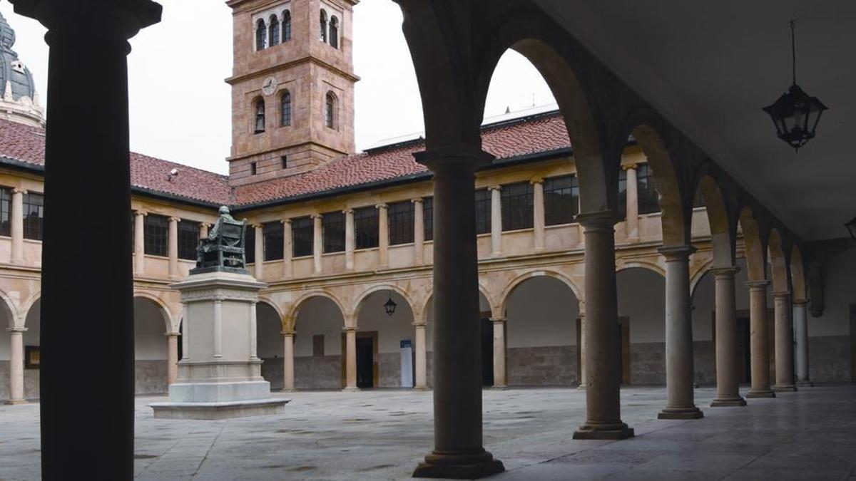 Patio de la Universidad de Oviedo.