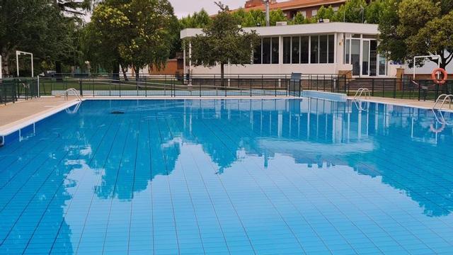 Se podrán utilizar todas las piscinas con el mismo carnet de socio y se podrán adquirir bonos de 10 días y entradas individuales.