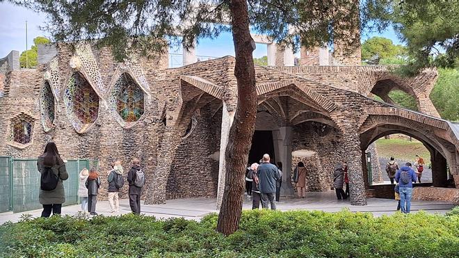 Gaudí només va poder edificar la cripta de l’església de la Colònia Güell.