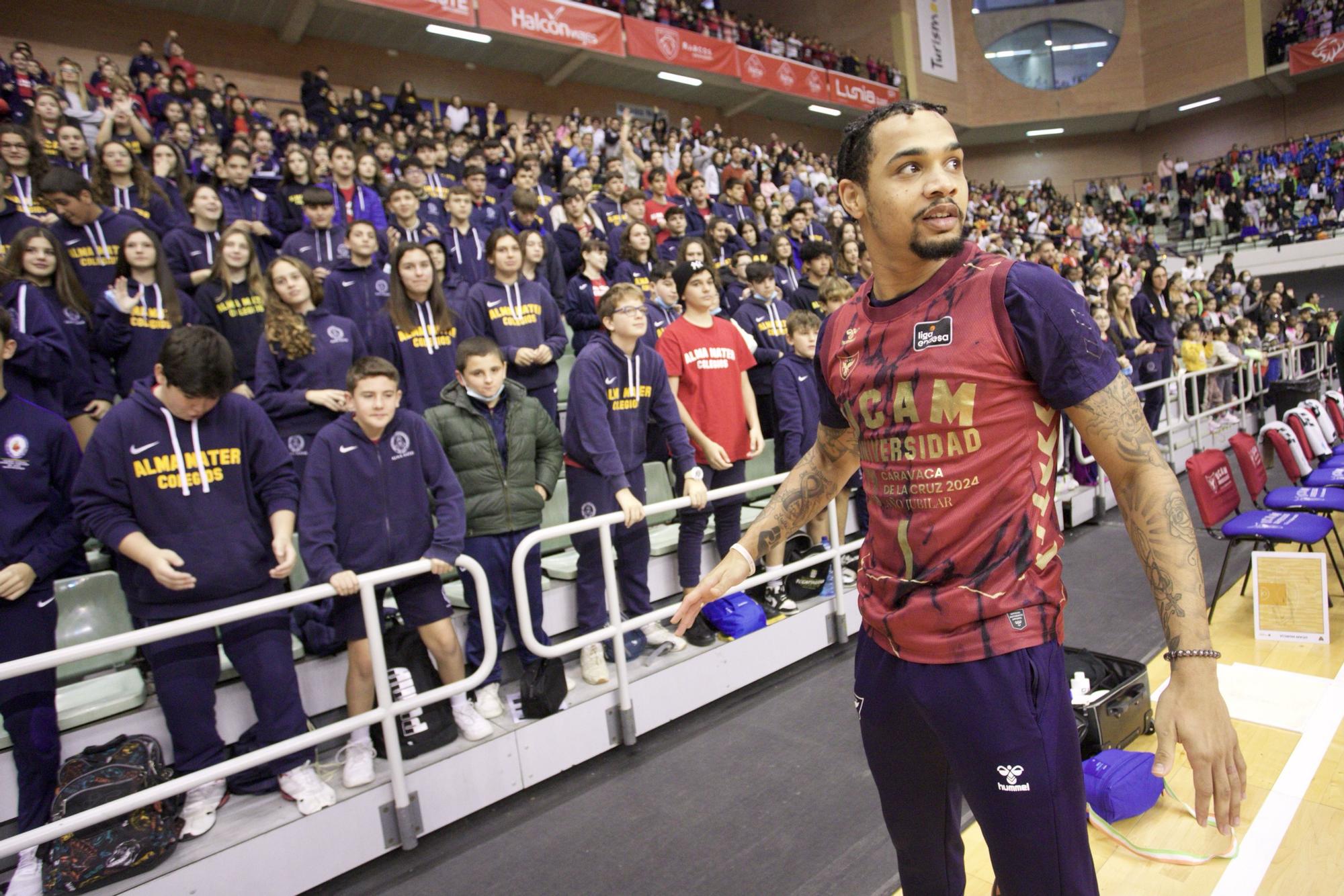 Partido del recreo en el UCAM Murcia con miles de escolares