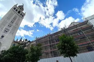 Los andamios vuelven a la Catedral de Sevilla