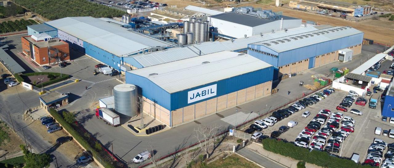 Vista aérea de la fábrica de Jabil, ubicada en el polígono Catalunya Sud de L’Aldea (Baix Ebre).