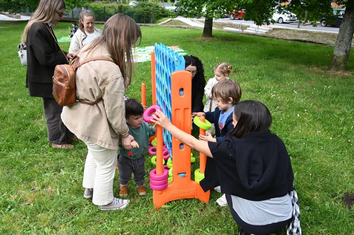 PONTEVEDRA.Inaguración del parque infantil de la Plaza das Regas