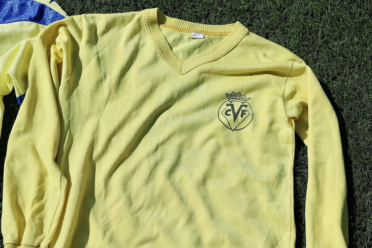 Galería | Las mejores imágenes de la espectacular colección de camisetas retro del Villarreal de Josep Cabrera