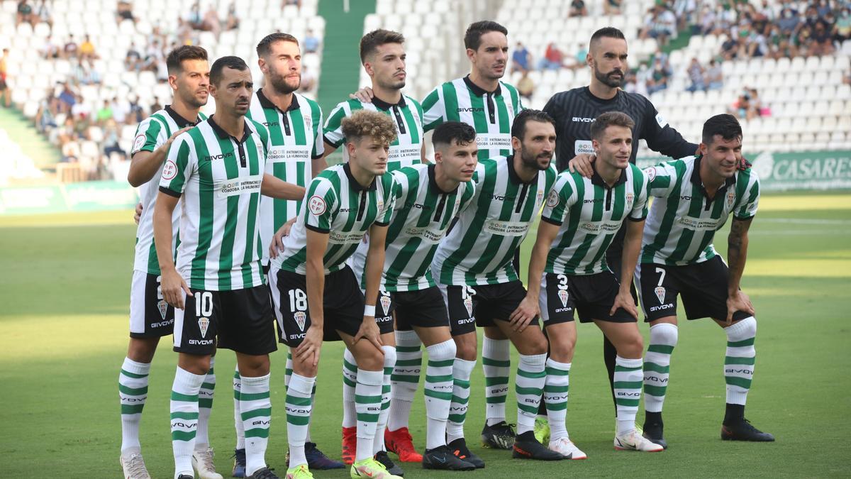 Equipo titular del Córdoba CF que debutó esta temporada en Chapín y que repitió en El Arcángel, el pasado domingo, ante el Cádiz B.