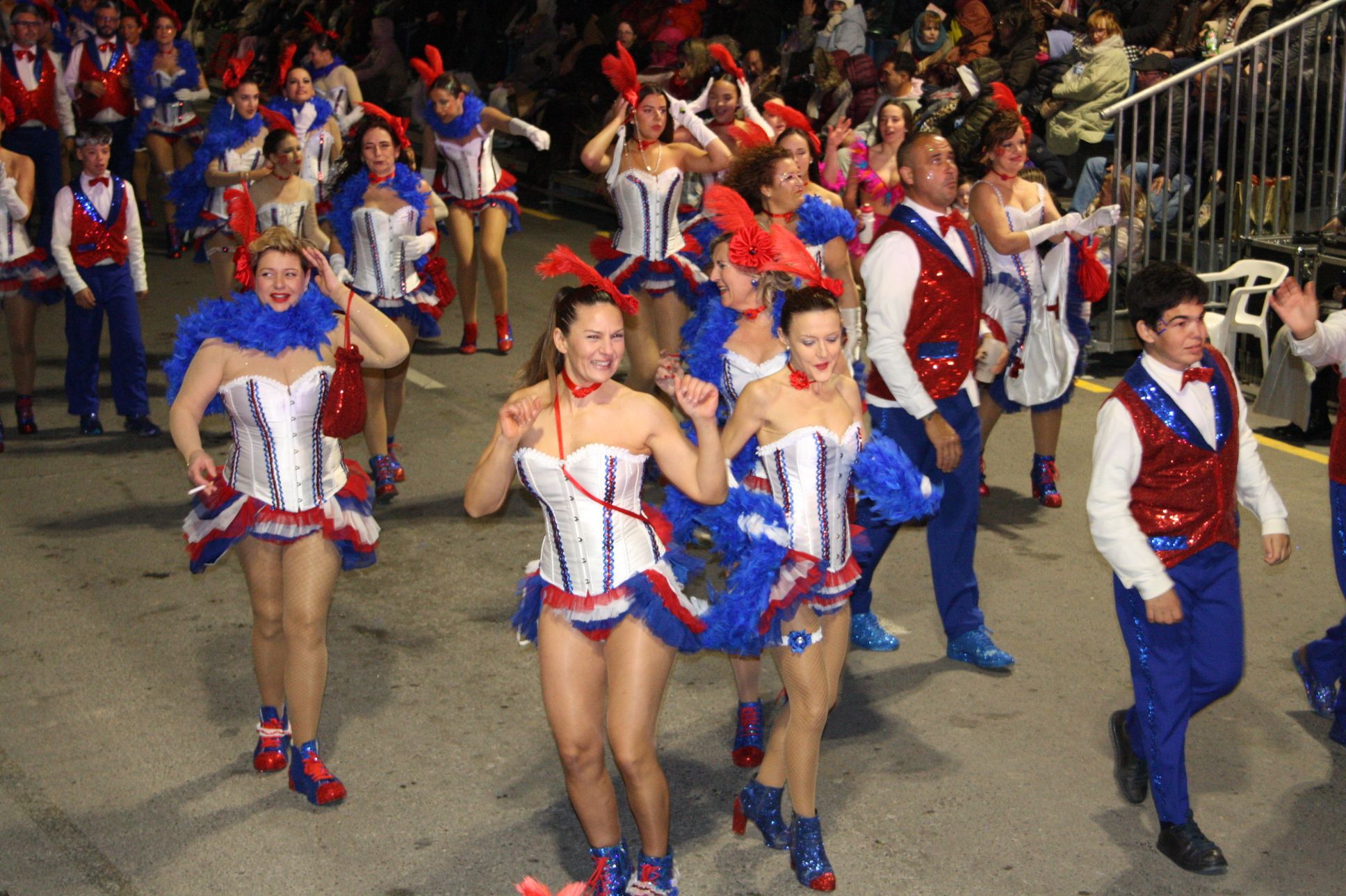 Macrogalería de fotos del primer gran desfile del Carnaval de Vinaròs