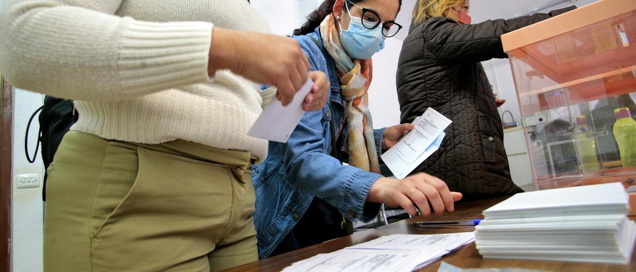 Votación de la jornada continua en el Sanchis Yago, donde no ha salido adelante.