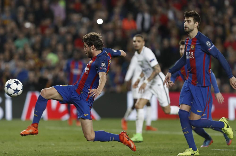 Las mejores imágenes del partido de octavos de la Champions entre el Barcelona y el PSG.