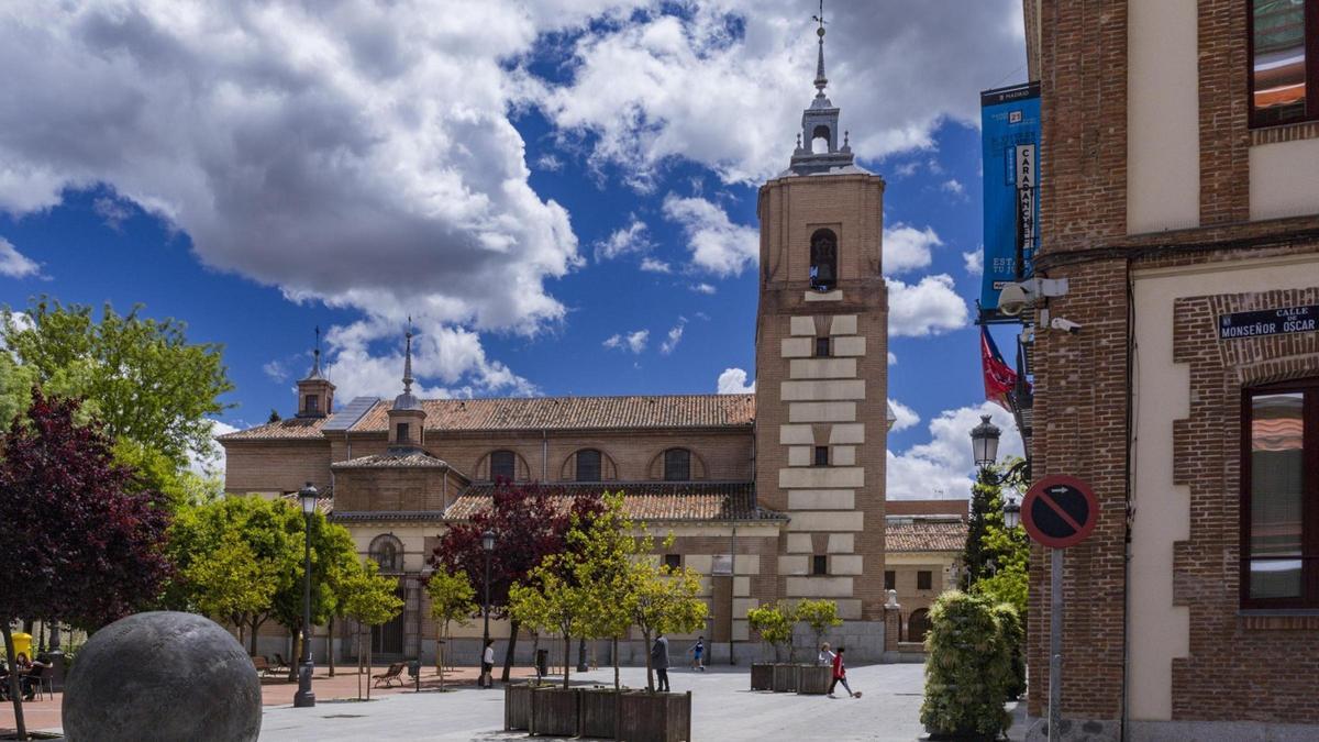 La visita guiada por Carabanchel incluye su plaza homónima, un distrito que se extendió con alma obrera pero tiene pasado aristocrático