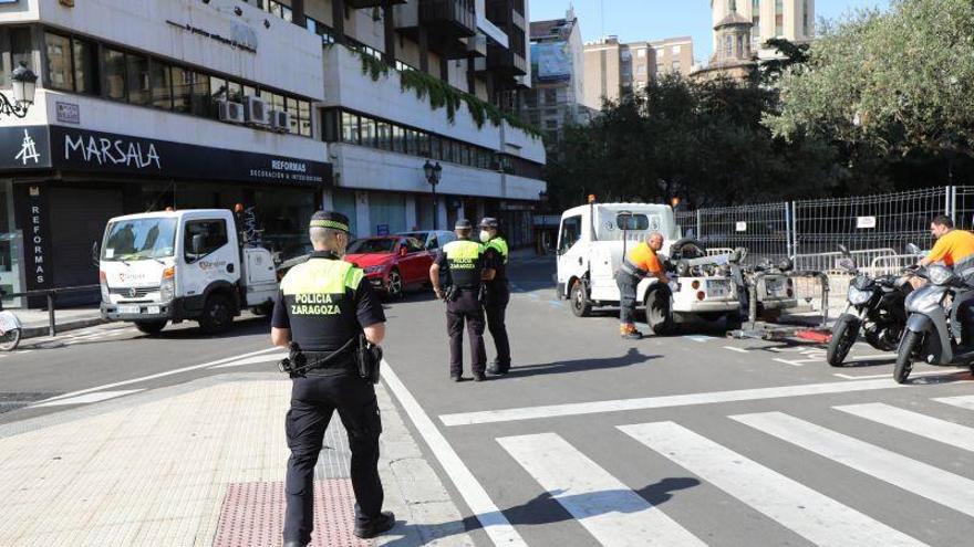 Cierra al tráfico un tramo de calzada de la plaza Salamero