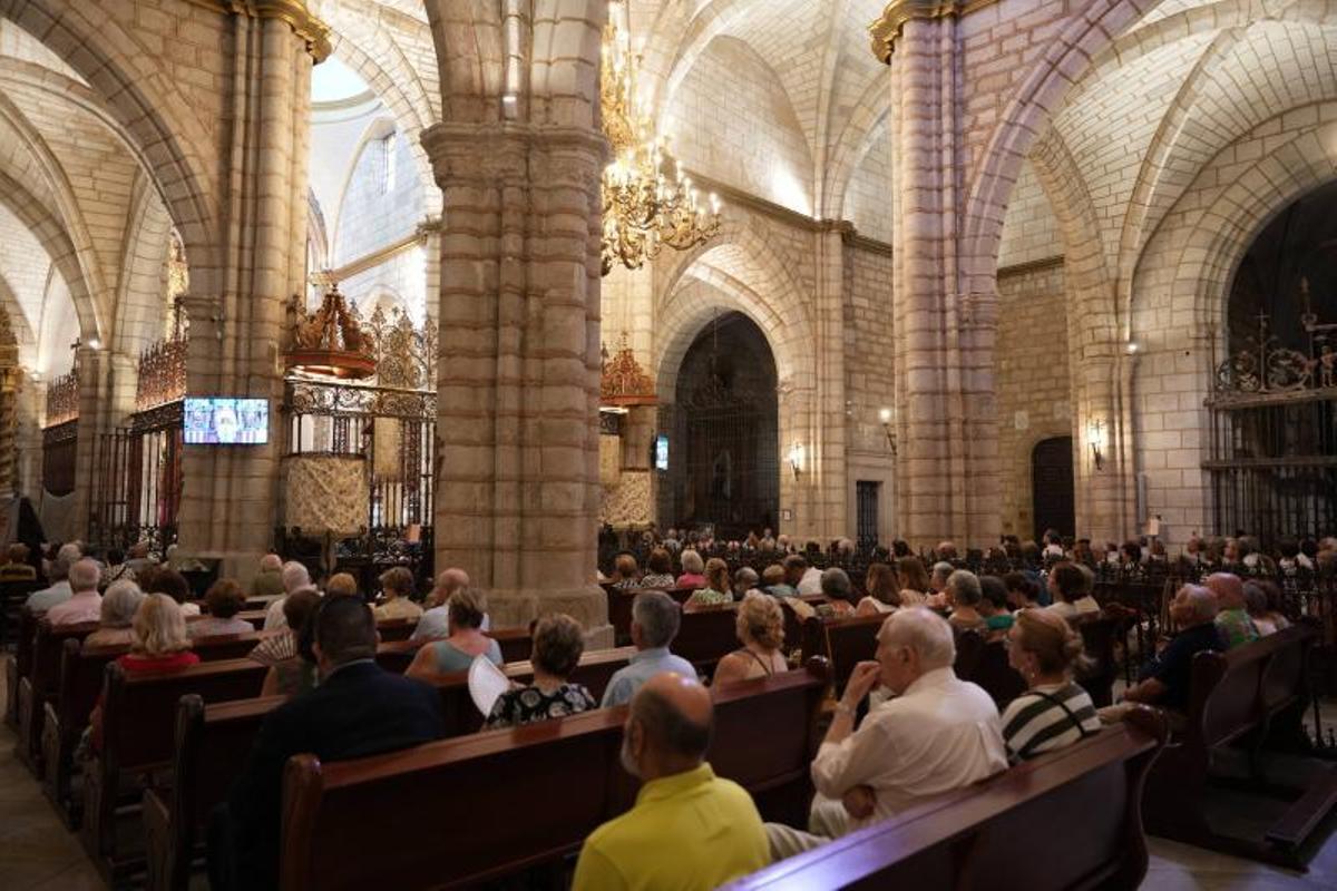 Fotogalería | Badajoz conmemora a San Juan Bautista en una un solemne acto en la catedral