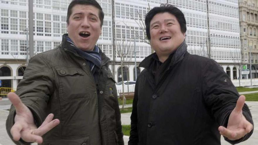 El barítono moldavo Iure Maimescu (izquierda) y el tenor coreano Byung Lee.