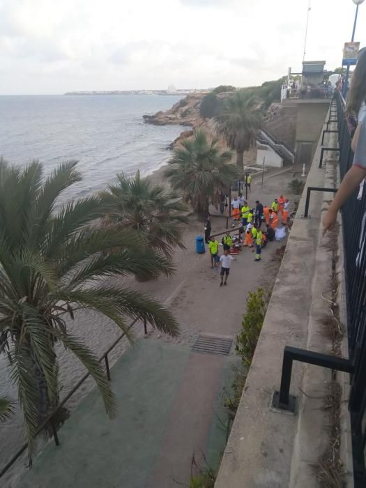 Mueren dos jóvenes al caer del paseo marítimo de Punta Prima