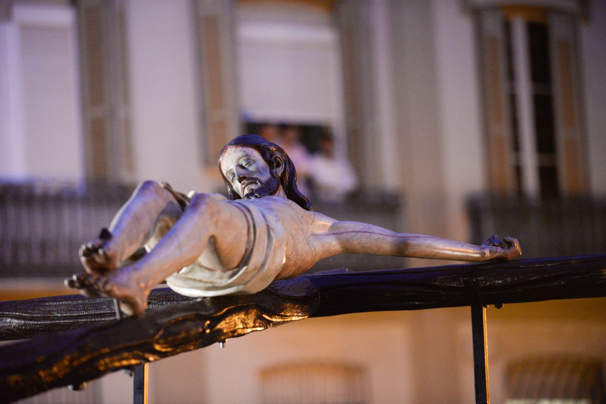 Madrugada de traslados para la veneración 'El Verbo Encarnado' en la Catedral