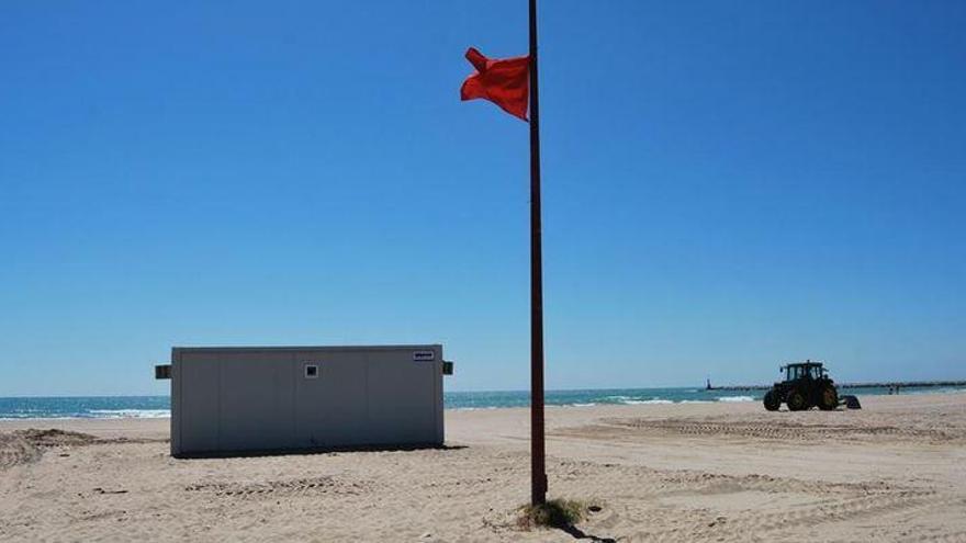 Más playas de Castellón reabrirán sin servicios y apelan a la responsabilidad