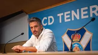 Aitor Sanz cambia de papel en el CD Tenerife: de jugador a miembro del cuadro técnico