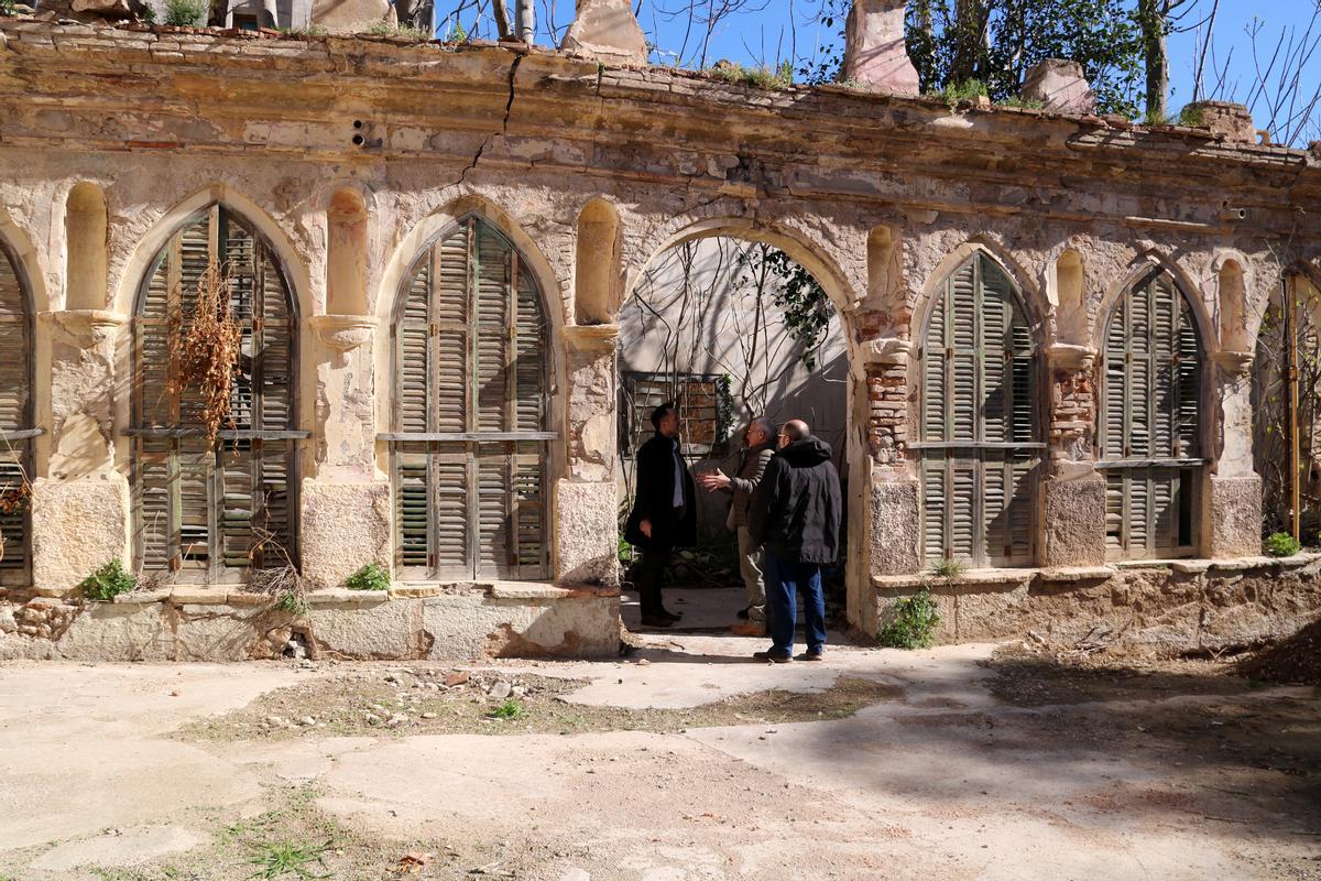 El alcalde de Tortosa, Jordi Jordan, ha explicado las obras de restauración del balneario del Porcar.