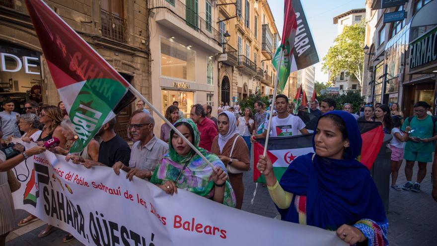 Más de 300 personas piden un Sáhara libre en una concentración con sabor a despedida en Palma