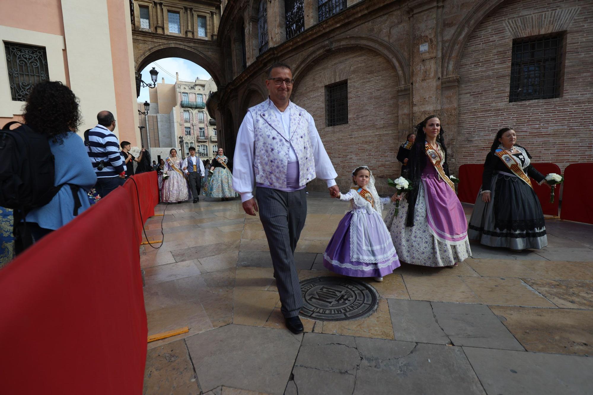 Búscate en el primer de la Ofrenda en la calle de la Paz hasta las 17 horas