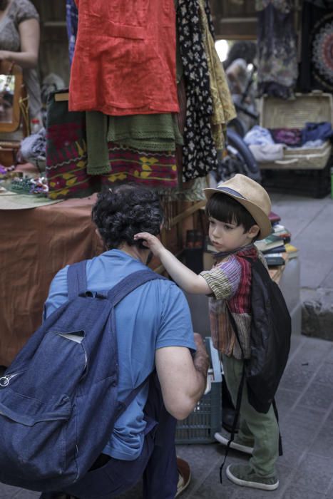 El Mercat de Sant Rescat llena la plaza Quadrado