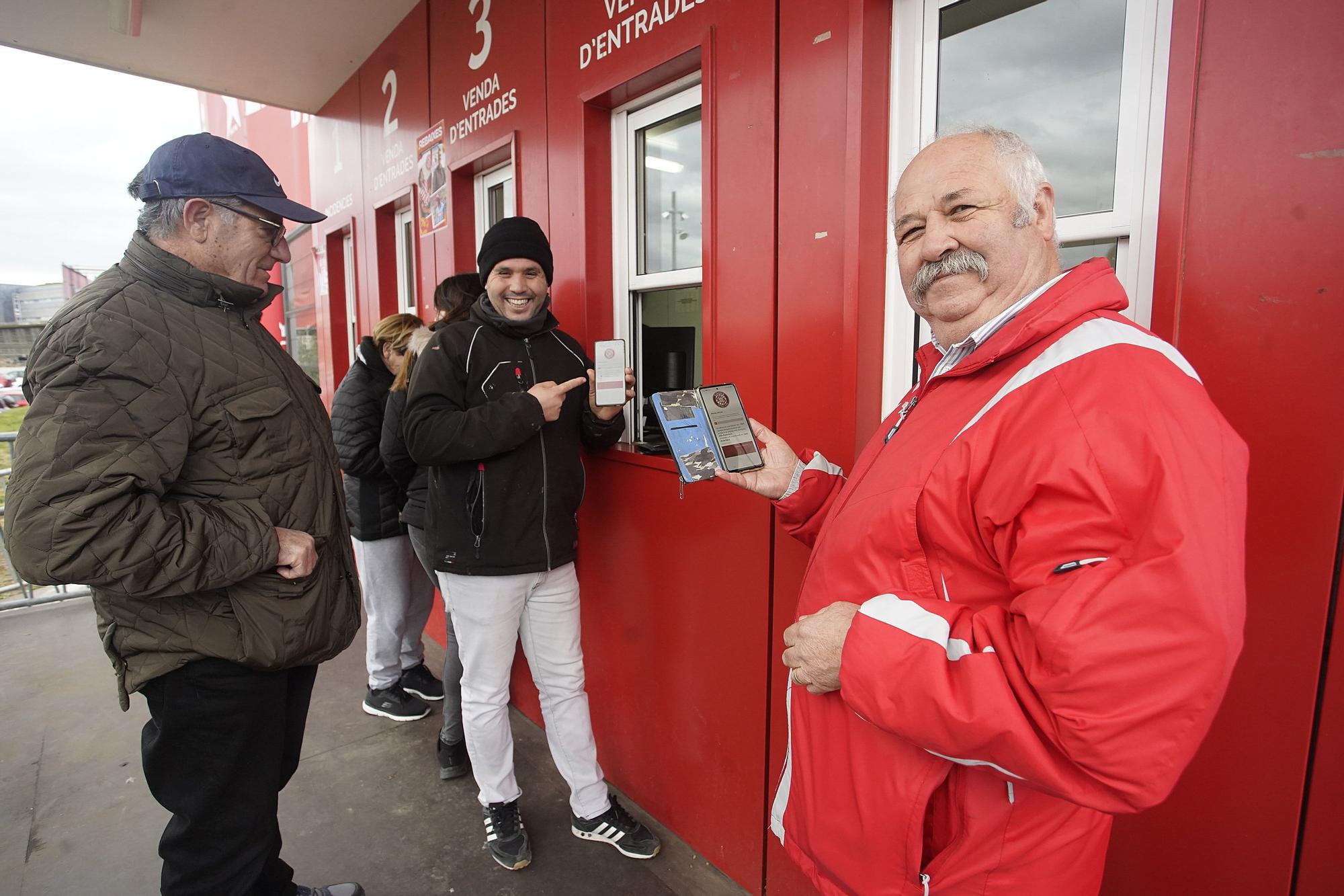 Tres quarts d'hora per comprar una entrada pel Girona-Barça