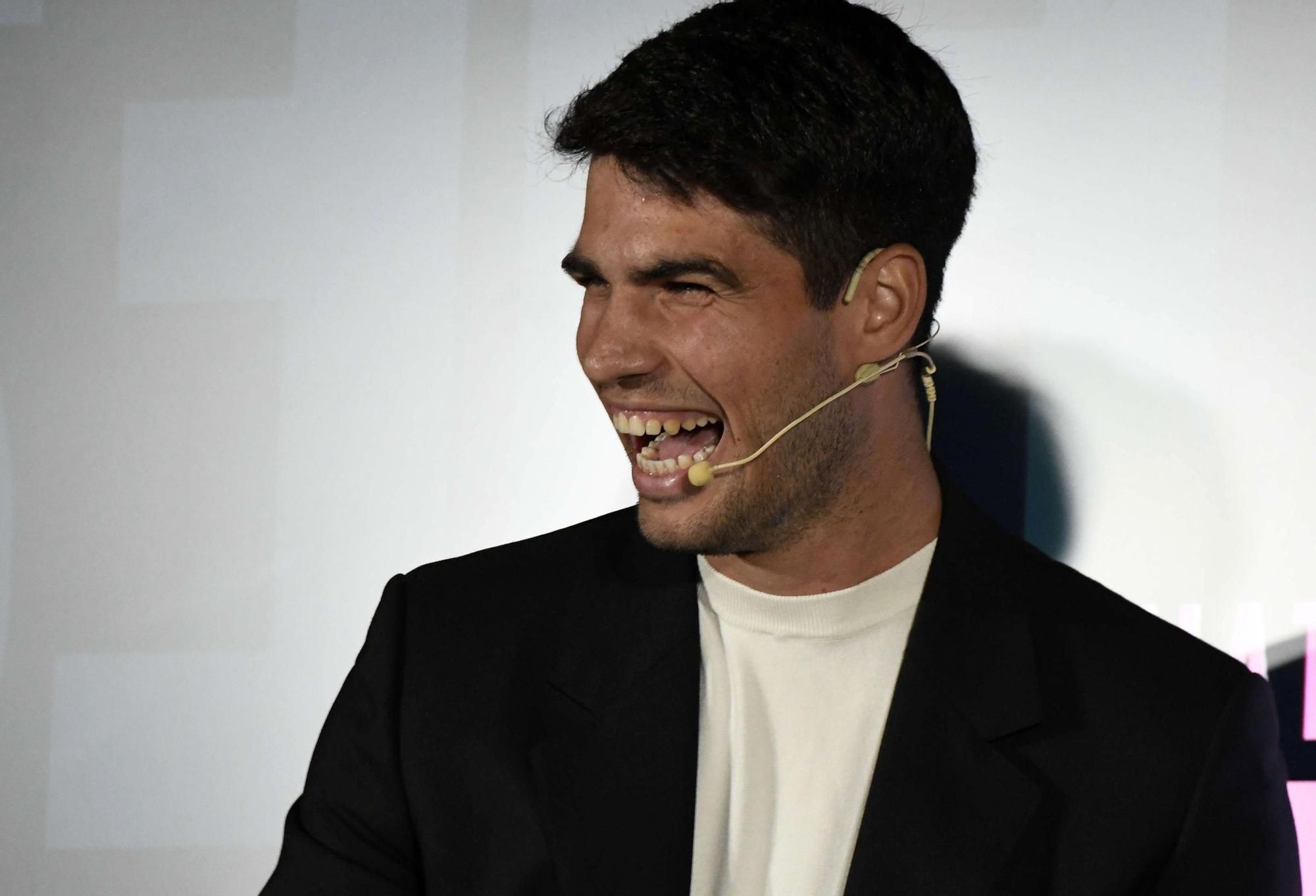 Así ha sido la inauguración de la exposición de Carlos Alcaraz en la Cárcel Vieja de Murcia