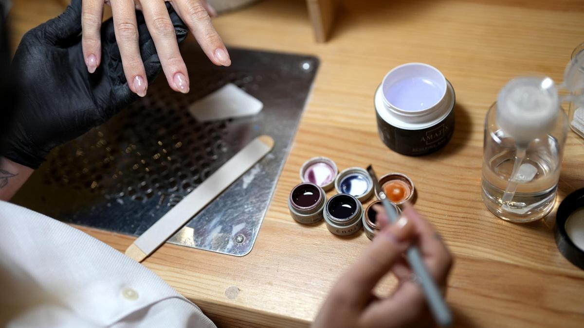 Las virtuosas que hacen obras de arte sobre las uñas: Martina Martínez, de Fausta Studio