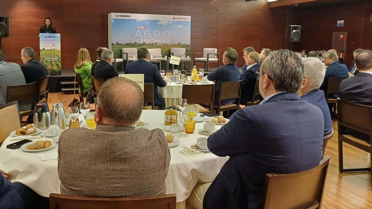 La consejera Sara Rubira durante su participación en el Foro Agro Santander. | CARM