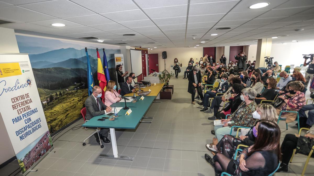 Asistentes al acto de ayer en el Credine