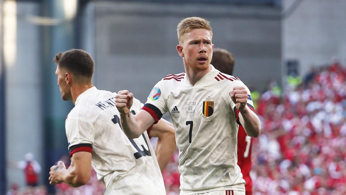 De Bruyne celebrando su gol ante Dinamarca