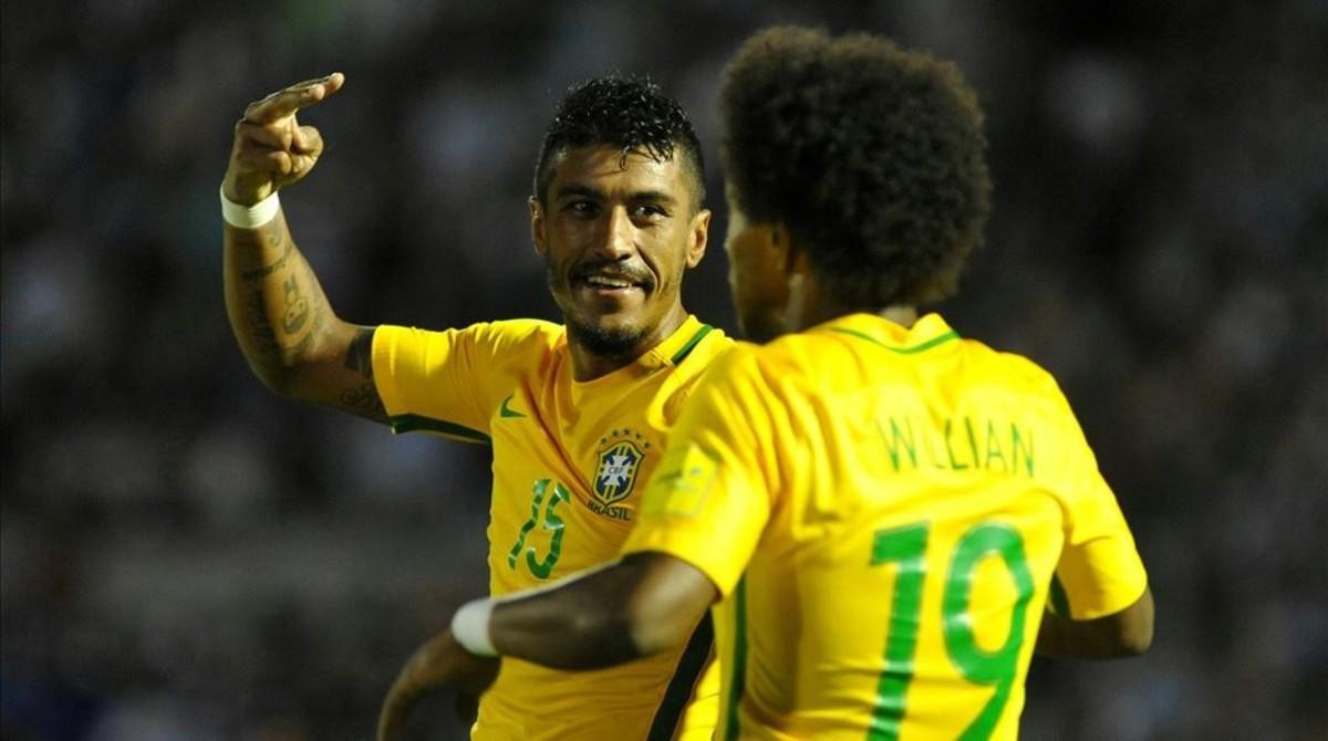 zentauroepp39238111 brazil s midfielder paulinho  l  celebrates with teammate br170709212247