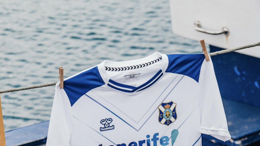La camiseta que llevará Ayoze Pérez en la Champions, más barata que la del CD Tenerife
