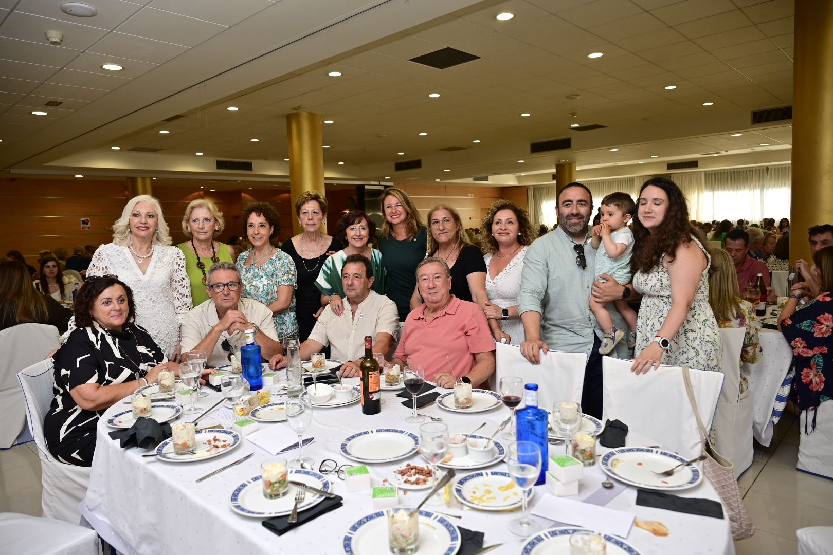 Gala solidaria a beneficio de la Asociación Conta el Cáncer en Castelló