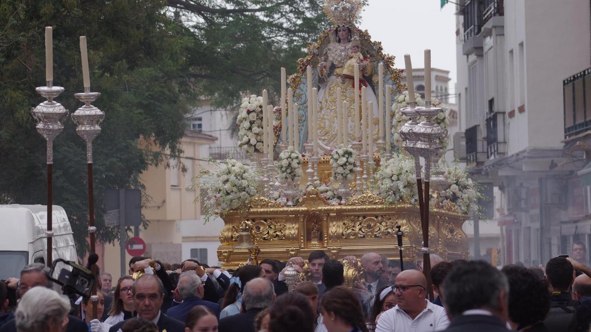 Procesión de la Virgen del Rosario de El Palo con motivo de su festividad en 2024.
