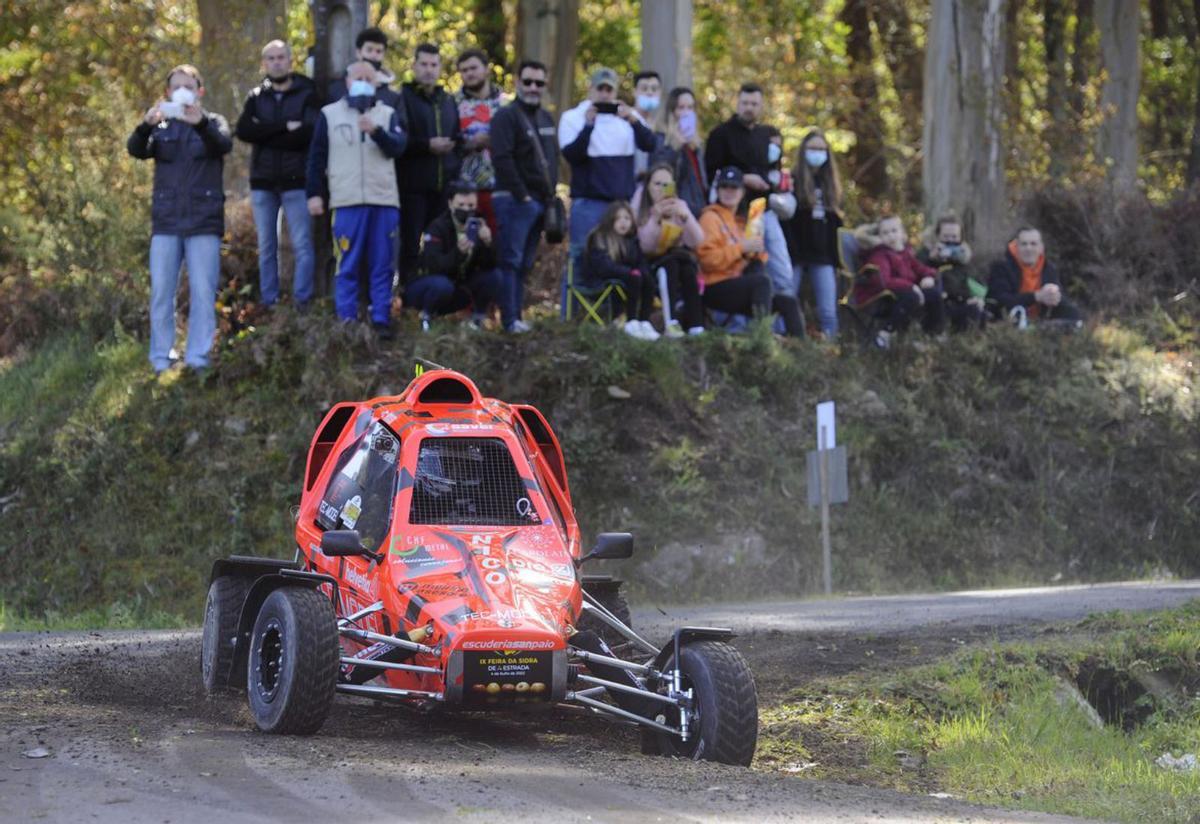 Rosende, en el primer tramo de la carrera.   | // BERNABÉ/JAVIER LALÍN