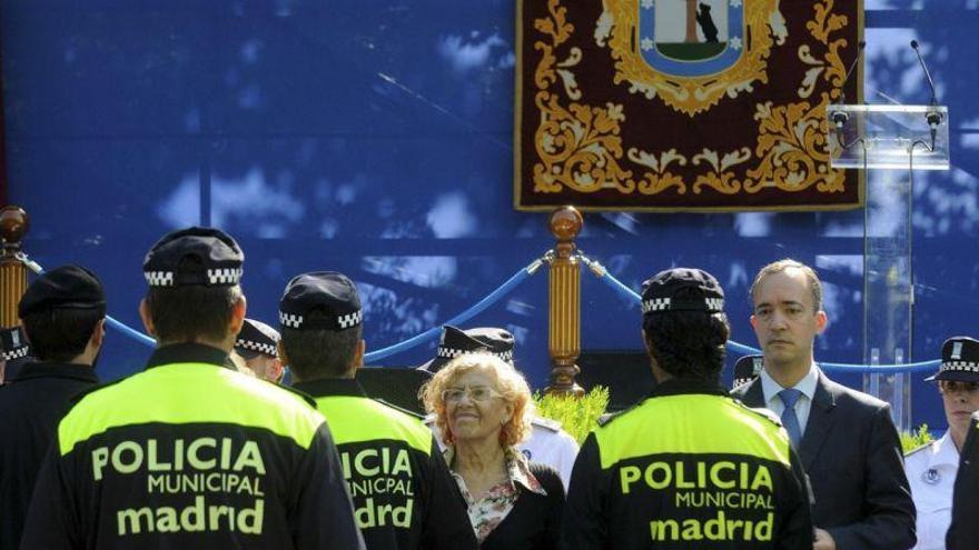 &quot;Que se muera la zorra vieja ya&quot;: la justicia investiga insultos y amenazas a Carmena en un chat de policías de Madrid