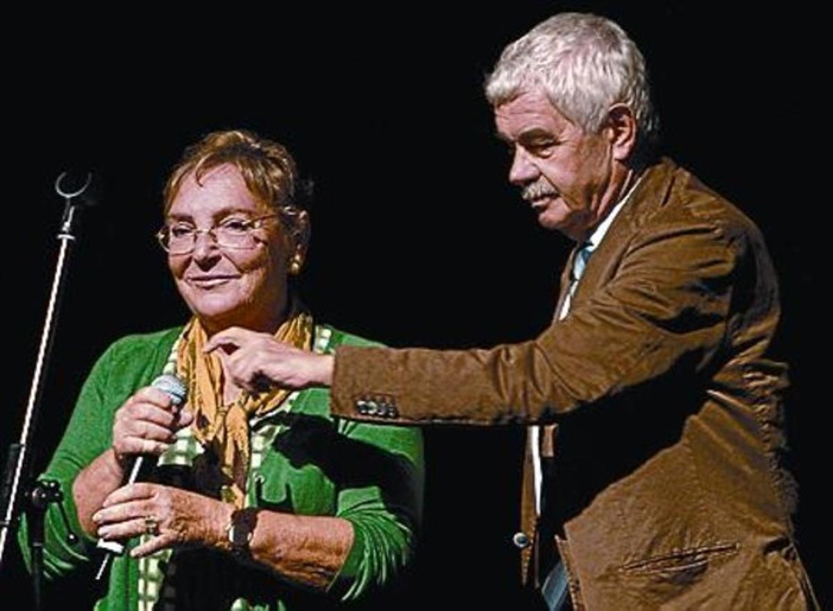 «¿Quieres hablar?», le preguntó Diana a Pasqual. «¿Quieres hablar?», le preguntó Diana a Pasqual.