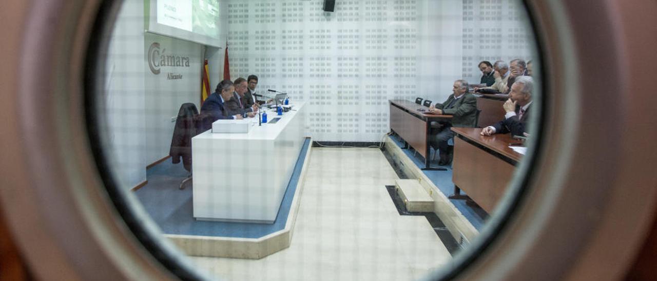 Un pleno de la Cámara de Comercio de Alicante, en una imagen de archivo.