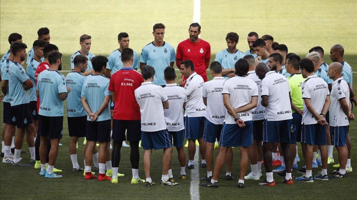 Los futbolistas del Esopanyol, en la última sesión preparatoria antes del encuentro ante el Stjarnan.