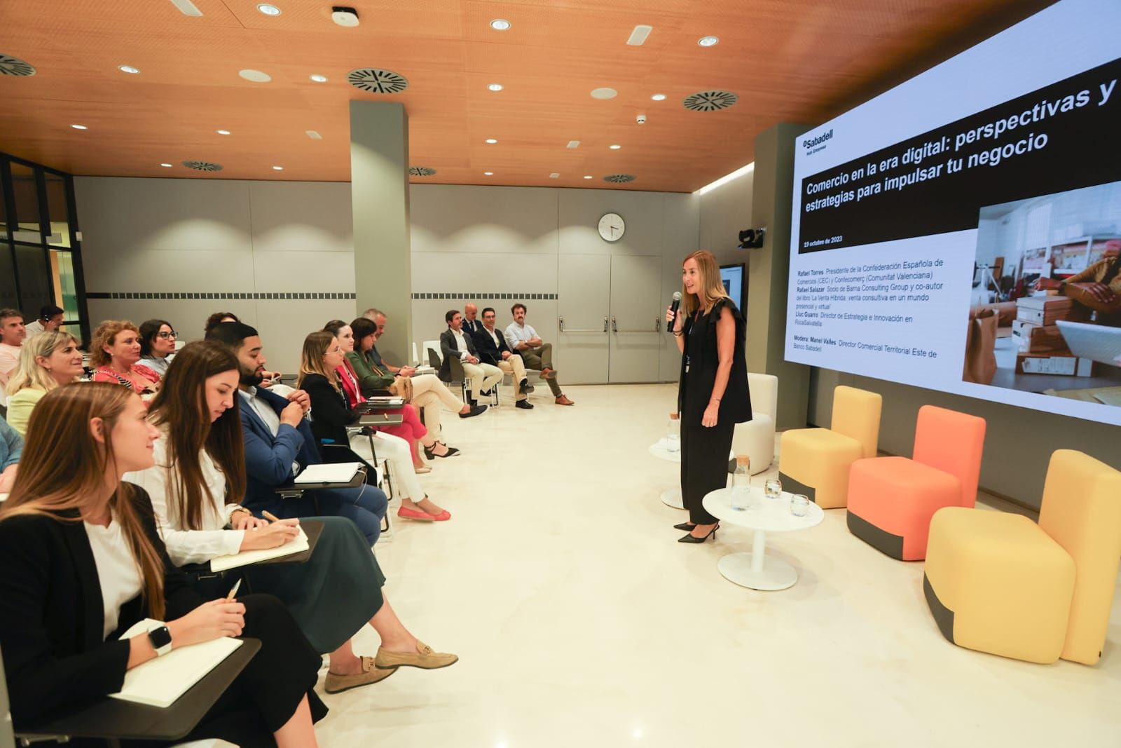 Mesa redonda del Sabadell: "Comercio en la era digital: perspectivas y estrategias para impulsar tu negocio"