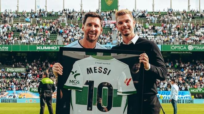 Schinocca, director general del Elche: "Sería un orgullo tener a Messi tan cerca en un proyecto como el del Eldense"