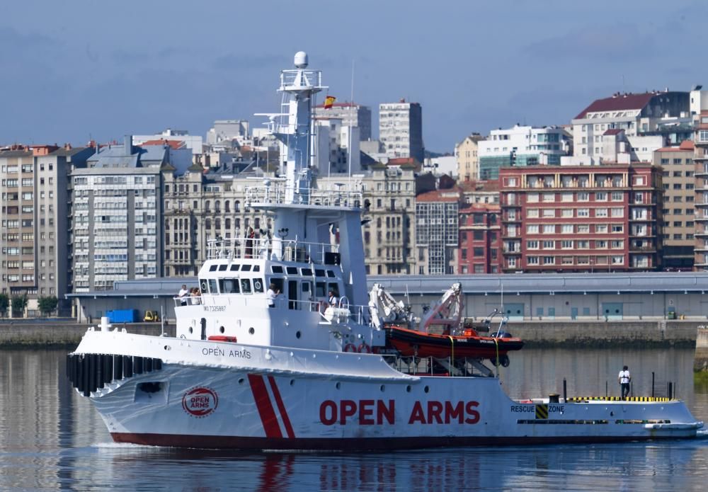 El Open Arms se marcha de A Coruña