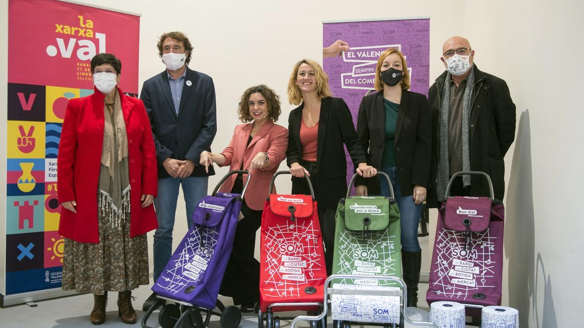 Presentació de la campanya «Som de barri, de ciutat, de botiga i de mercat» al palau Scala.