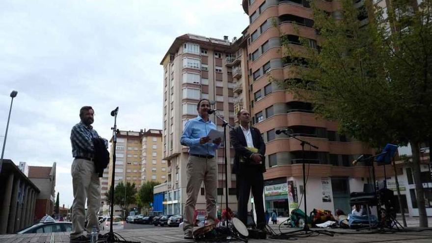 Galo Sánchez, durante el pregón de las fiestas de Las Viñas.