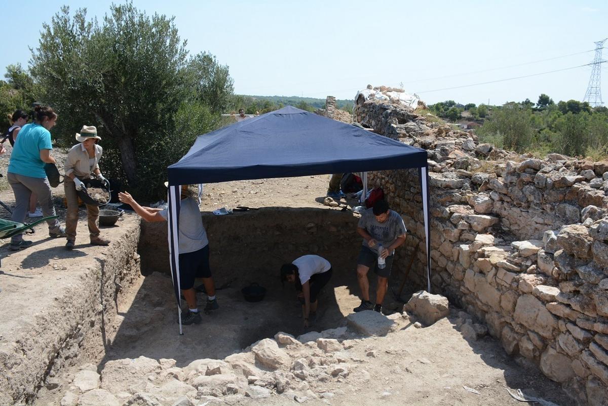 Excavacions en el jaciment de Riba-Roja de Túria