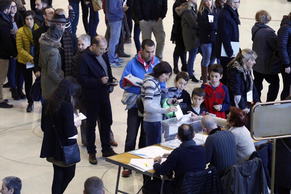 Votacions al col·legi Verd i al pavelló de Palau