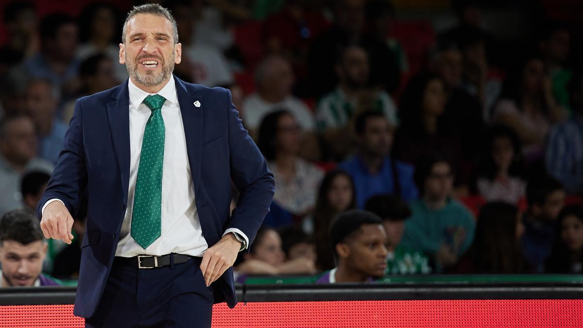 Ibon Navarro, durante el derbi en Sevilla.