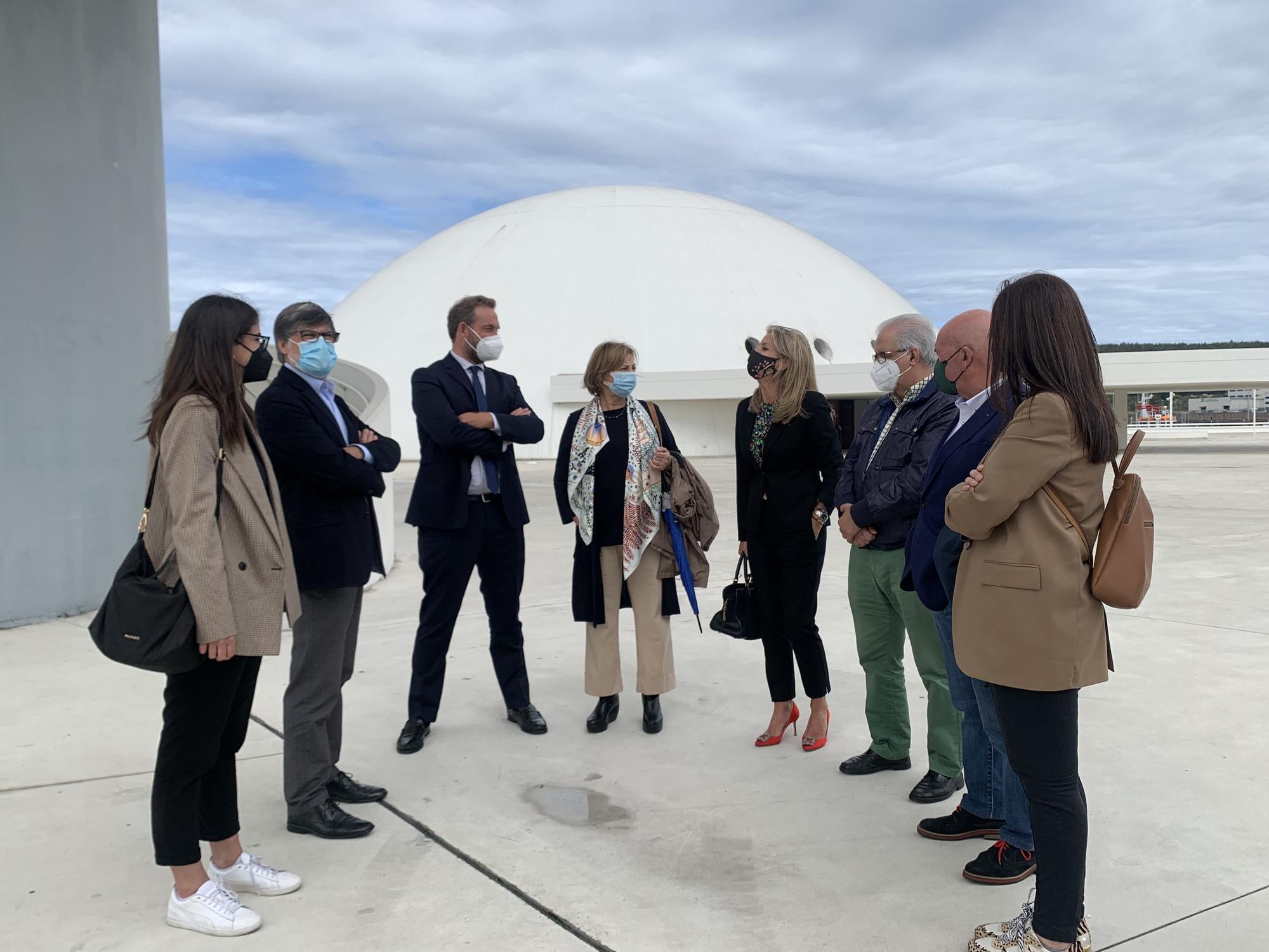 Secretario de Estado de Turismo en el Niemeyer 3.jpg